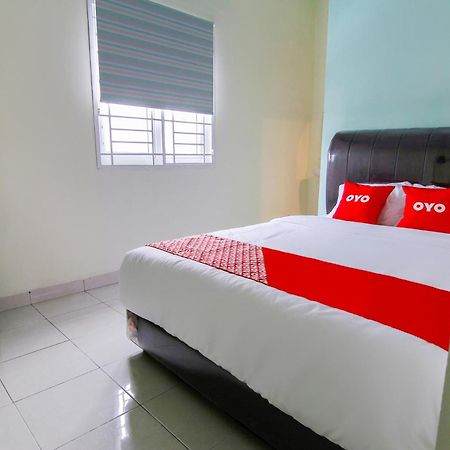 Oyo 3493 Nami House Hotel Medan Luaran gambar