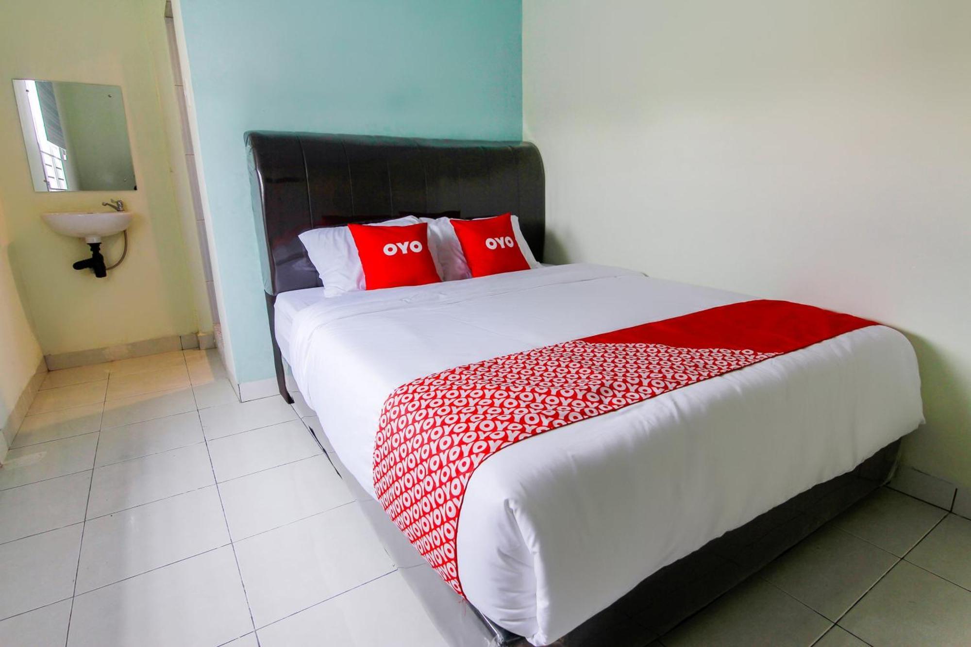 Oyo 3493 Nami House Hotel Medan Luaran gambar